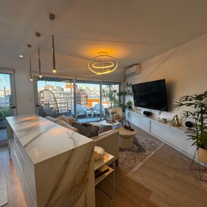 Penthouse De Diseño Con Terraza Protagonista Y Vista Al Mar / Pocitos