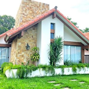 Casa En Venta De 3 Dormitorios En Urbanización Palmas Del Norte