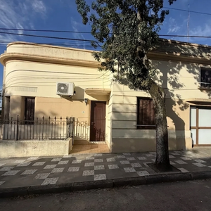 Dueño Vende - Casa En Nueva Helvecia 7 Dormitorios 4 Baños