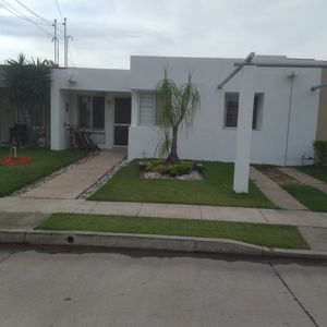 En Venta! Hermosa Casa En Condominio En Zona Norte