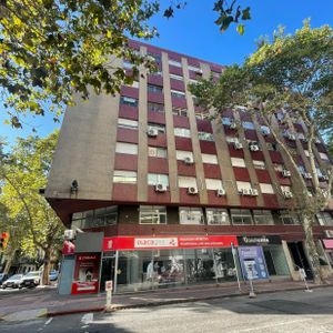 Local Comercial, Planta De Oficinas Y Subsuelo De Garajes