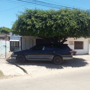 Casa En Venta Sobre Avenida Comercial (zona Cumavi 4to Anillo)