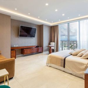 Penthouse En Alquiler, 4 Suits