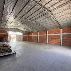 Galpon Comercial En Alquiler A Estrenar Sobre Avenida Z/norte 8vo Anillo