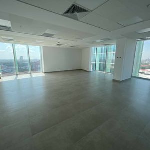 Oficina En Venta (oferta) - Manzana 40 (equipetrol)