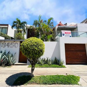 Quieres Vivir En Remanso?amplia Casa Con 4 Suites!