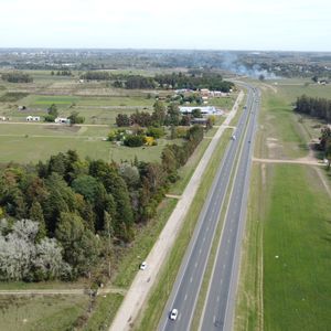 4,9 Hás Sobre Ruta 8 Km 35. Inversión Logística.