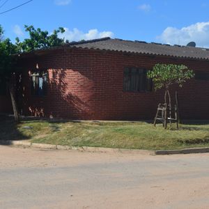 Linda Casa En Esquina