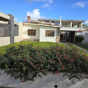 Vendo Casa En Pleno Centro De Piriápolis