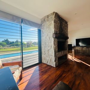 Casa única, Cerca De Playa Y Laguna. Piscina Y Barbacoa. Sin Vecinos Linderos