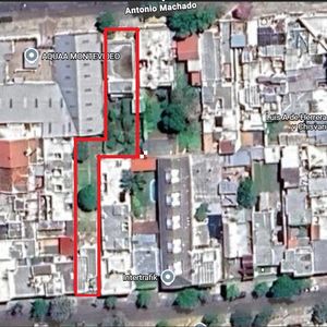Terreno En Barrio Jacinto Vera , Cuenta Con Sólida Casona Edificada.