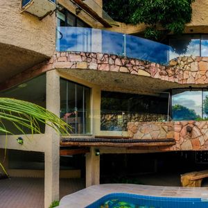 Inmueble # 479 Casa Estilo Rustico En Venta, Zona Equipetrol