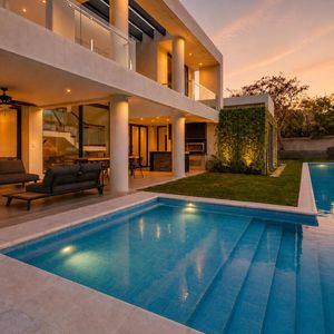 Casa De Lujo En Venta Completamente Amoblada Urubo Golf - Modulo 2