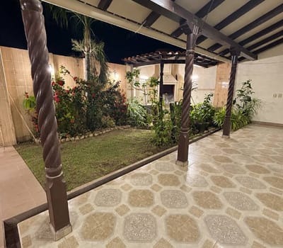 Casa Comercial  Sobre Avenida