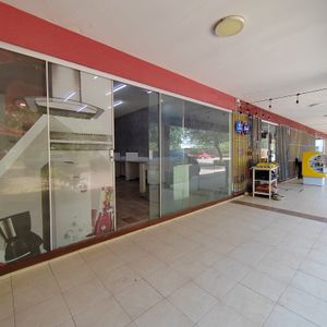Local Comercial En Zona Norte Con Alto Flujo | Ideal Para Negocio Rentable