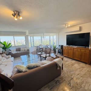 Apartamento De 3 Dormitorios En Alquiler De Temporada