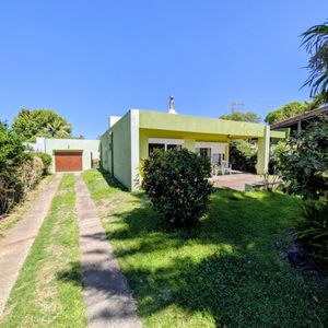 Casa En Venta, 3 Dormitorios, Terreno Amplio