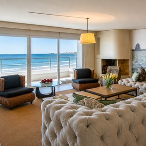 Vende Apartamento Con Vista Al Mar, De 4 Dormitorios En Brava, Punta Del Este