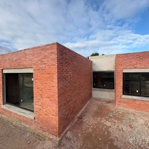 Casa 2 Dormitorios Tradicional A Estrenar Pinares