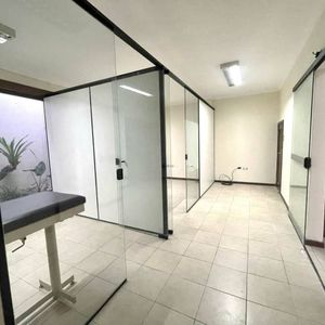Casa Amplia Para Empresa O Vivienda Sobre Av. Tte. Vega