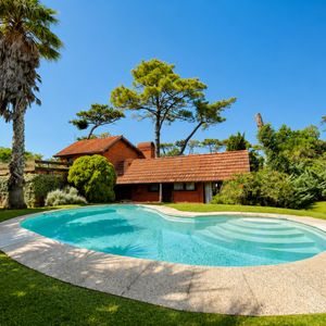 Excelente Casa De 4 Dormitorios En Playa Mansa - Punta Del Este