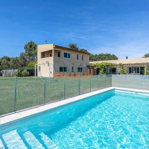 Alquiler Temporal Casa 3 Dormitorios En Portezuelo Bosque, Punta Ballena