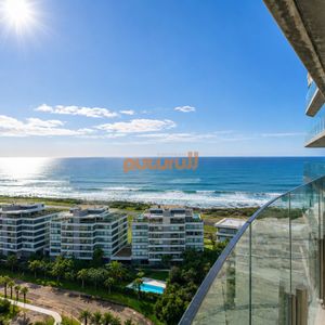 Espectacular Apartamento De 2 Dormitorios Y Medio, Piso Alto, Torre Surfside, Punta Del Este