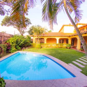 Hermosa Casa Estilo Europea