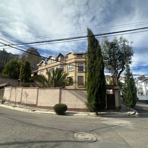 Casa En Venta – Achumani, Las Kantutas