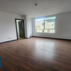 Departamento En Venta En Los Pinos