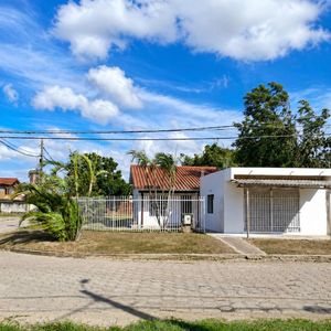 Casa Con Tienda A Cambio 7