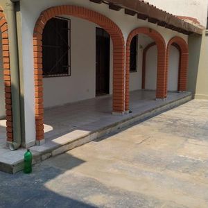 Casa En Alquiler Para Oficina Avenida Paragua. 