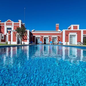 Chacra De 76.300m2 Con 170mts De Costa De Laguna Y Hermosa Villa De 450m2