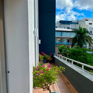 Hermoso Y Super Amplio Departamento Amoblado En Alquiler En Equipetrol!!