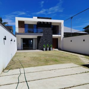 Casa De 2 Plantas Totalmente Amoblada