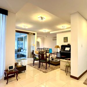 Casa Amoblada En Alquiler -  Colinas Del Urubo Sector 1