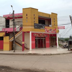 Casa En Venta  Ideal Para Todo Tipo De Negocio Como:  Restauran