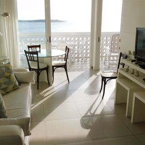 Exclusivo Apartamento 802 En Edificio Vanguardia, Block I, Punta Del Este. Vistas Panorámicas Y Confort.