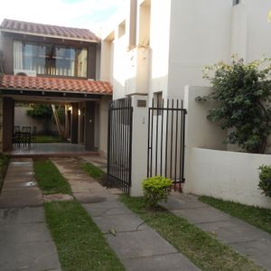 Bella Casa De 2 Plantas - Sup. Terreno 265 M2 - 170 M2 Sup Construidas 
