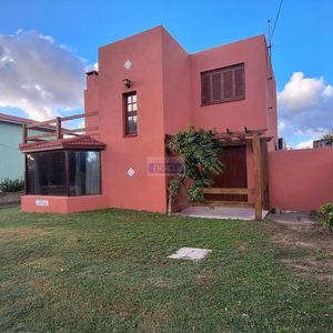 Casa En Venta En Playa Grande, Piriapolis