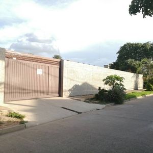 En Alquiler – Amplia Casa En Esquina Ideal Para Empresas