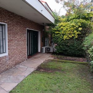 Casa, Excelente Estado Prado 3 Dormitorios. 2 Baños. Fondo/ Parrillero. Sin Gc