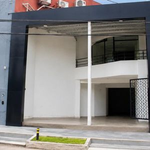 En Alquiler Locales Comerciales Independiente Zona Equipetrol