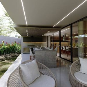 Casa De Lujo En Hacienda Del Urubó