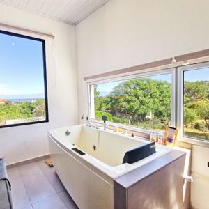 Casa Moderna Con Jacuzzi, Vista Al Océano Y Gran Jardín 