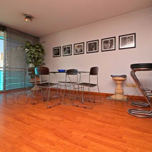 Apartamento En Punta Carretas Con Un Gran Dormitorio, Dos Baños