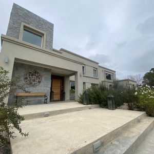 Casa De 4 Dormitorios Y Amplio Terreno En Carmel, Canelones
