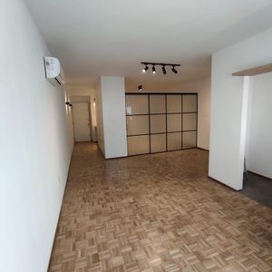 Alquila Apartamento A 1 Cuadra De La Rambla Totalmente Reciclado