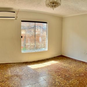 Casa Con Piscina En Alquiler