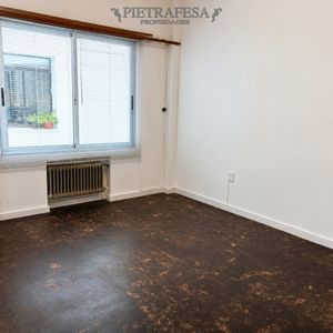 Apto En Alquiler, 1 Dormitorio, 1 Baño. Ciudad Vieja.